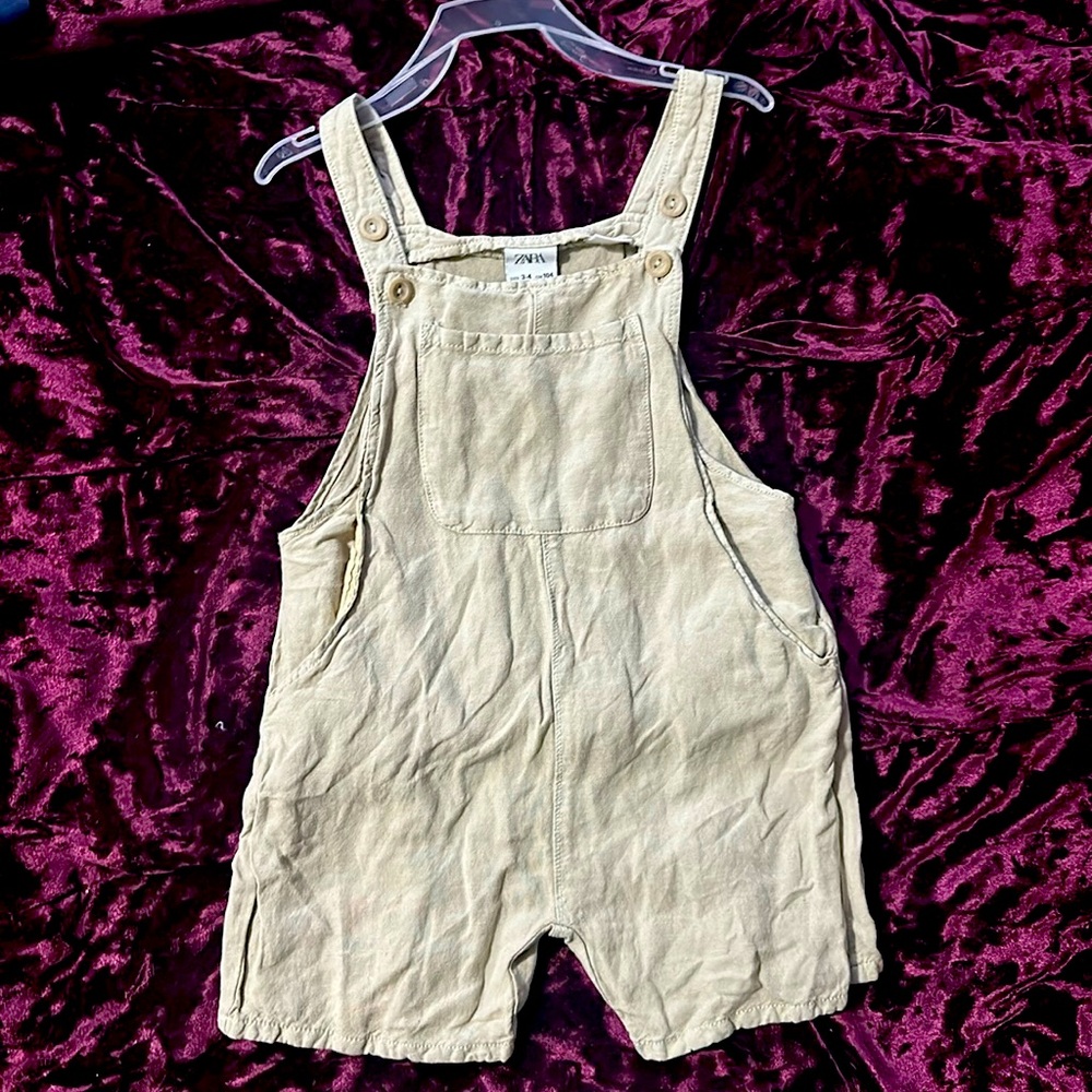 Kids clothing